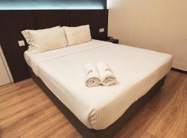 Emart Hotel (Riam)
