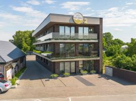 Villa Dunaj 2, hotel com estacionamento em Dunajsk&aacute; Streda