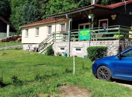 Chata pod lesom, hotel v destinaci Modra