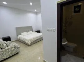 شقة اربع غرف وصالة