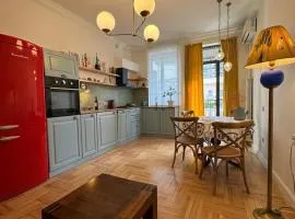 Retro Chic Flat