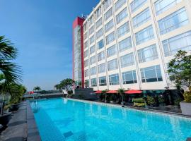 Grand Zuri Cikarang Jababeka, hótel í Cikarang