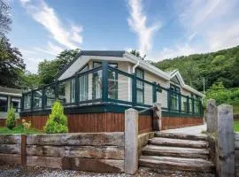 2 Manor Lodge - 2 Bedroom Lodge - Pendine