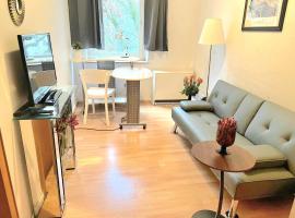 Private Bedroom and Bathroom in a Shared Apartment in the Heart of Gelsenkirchen, hotel v destinaci Gelsenkirchen