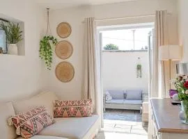 Finest Retreats - Strand Mews