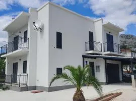 Apartments and rooms with parking space Starigrad, Paklenica - 24535