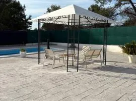 Chalet con piscina dogfriendly