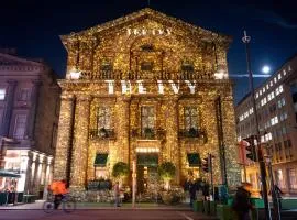 Iconic Building Castle St Steps To The Ivy!