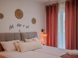 Zoi Elegant Green Apartments