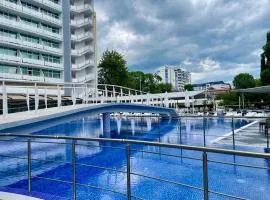 Grand Hotel Nirvana - All Inclusive & Free Beach Access