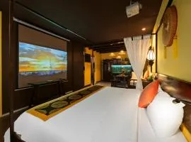 Old Quarter Lux Boutique Railview Retreat