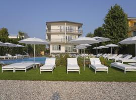 Hotel Unico by Dori, ξενοδοχείο στη Σιρμιόνε