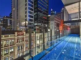 Stylish suites with City-view & Balcony in York&George