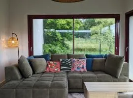Aux Fleurs des Champs - Appartement avec Terrasse, Parking et Piscine