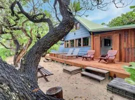 Fare Vainina beach house