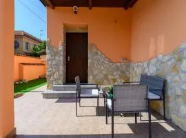 Seaside Garden Stay - Free Parking & 950m to Sea