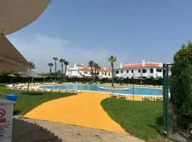 Apartamento a pie de playa en urbanización con piscina