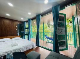 Quang Minh Riverview Resort, hotel v destinaci Kroun