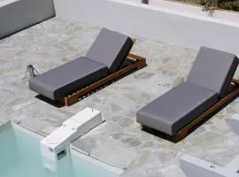 Naxos Finest Villa with Private Pool and Hot Tub at MIKRI VIGLA, Naxos