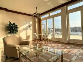 Vorderreihe, Fewo 210