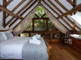 Treehouse Cottage Spa Retreat