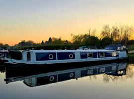 Dragonfly at Aston Marina, ξενοδοχείο σε Stone