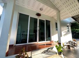 K house, hotel que acepta mascotas en Ban Bang Khen (1)