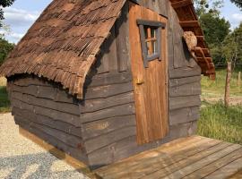 La Cabane Mini Enchant&eacute;e !, camping de lujo en Thenay
