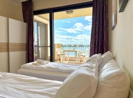 Cosher Gardenia Palace Apt 6 Free Parking, viešbutis Pomorijė