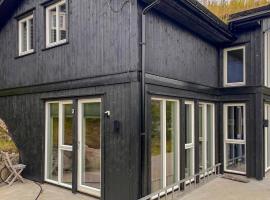 Cozy Home In Hovden I Setesdal - With Jacuzzi, hotellia, jossa on porealtaita kohteessa Hovden