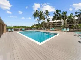 Loft with Ocean Views Walk to Beach