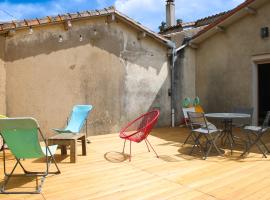 Gîte le Puy Pin, 4 personnes, hotel v destinaci Sevremont