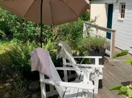 Havsnära sommarhus på Älgö