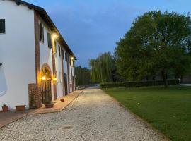 Agriturismo e Centro Equestre La Bisa, מלון בTrecenta