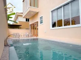 Aesthetic Muji Pool Villa in Ipoh 5BR 24Pax Karaoke Snooker Air hockey
