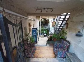 Sandık cave suites