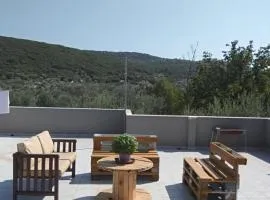 Balcony Bliss Retreat- Family Friendly