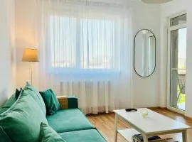 Cozy Apartament 3 min to subway 24h7 check in