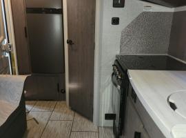 Modern Cozy RV, Cottage in Sankt Petersburg