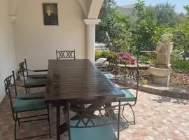 Villa Olive Przno - Peaceful Private Patio - 2 Bedroom apt - 2 Parking Spots