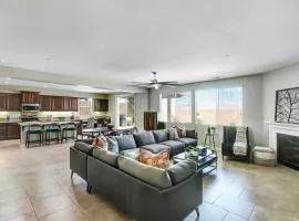 Spacious Modern Retreat in Palm Desert!