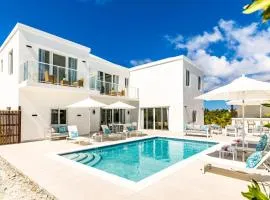 Caicos Cove Villa 4BR, Pool, 5 mins to Grace Bay