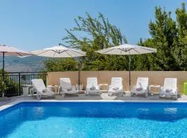 House with Pool - Ratisevina