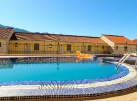Apartment with pool