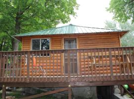 Cabin 4 - Classic 1933 cabin on the lake shore, 10 steps from the dock, viešbutis mieste Deer River