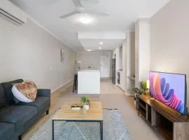 Modern Comfort 2BR Close to Everything