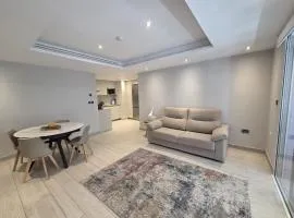 Luxury Marina Apartment, Pool, Views & Prime Location