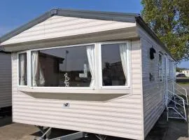 Wonderful 6 Berth Caravan In Norfolk At Heacham Beach, Ref 21012E
