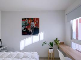 Temporario Sur, hasta 4 personas con 3 camas, General Roca, hotel v destinaci General Roca