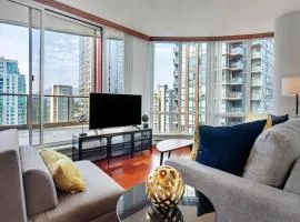 Luxury Designer Apartment In The Heart Of Downtown